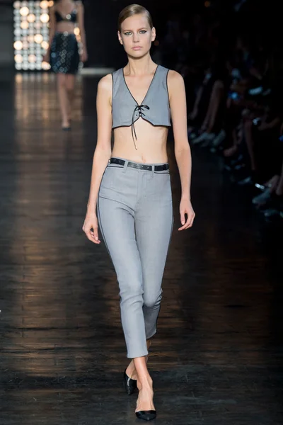 Look 12